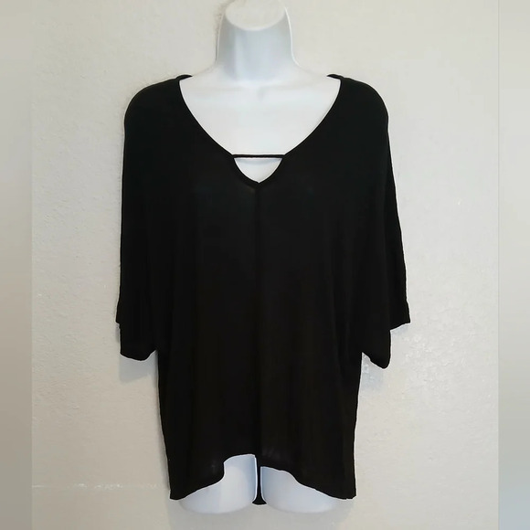 💚5/$25 Lanston Black Soft Oversized Top Size Medium - Picture 1 of 4